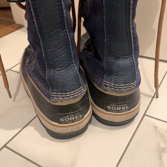 Sorel size 7 snow boots - Picture 2 of 3